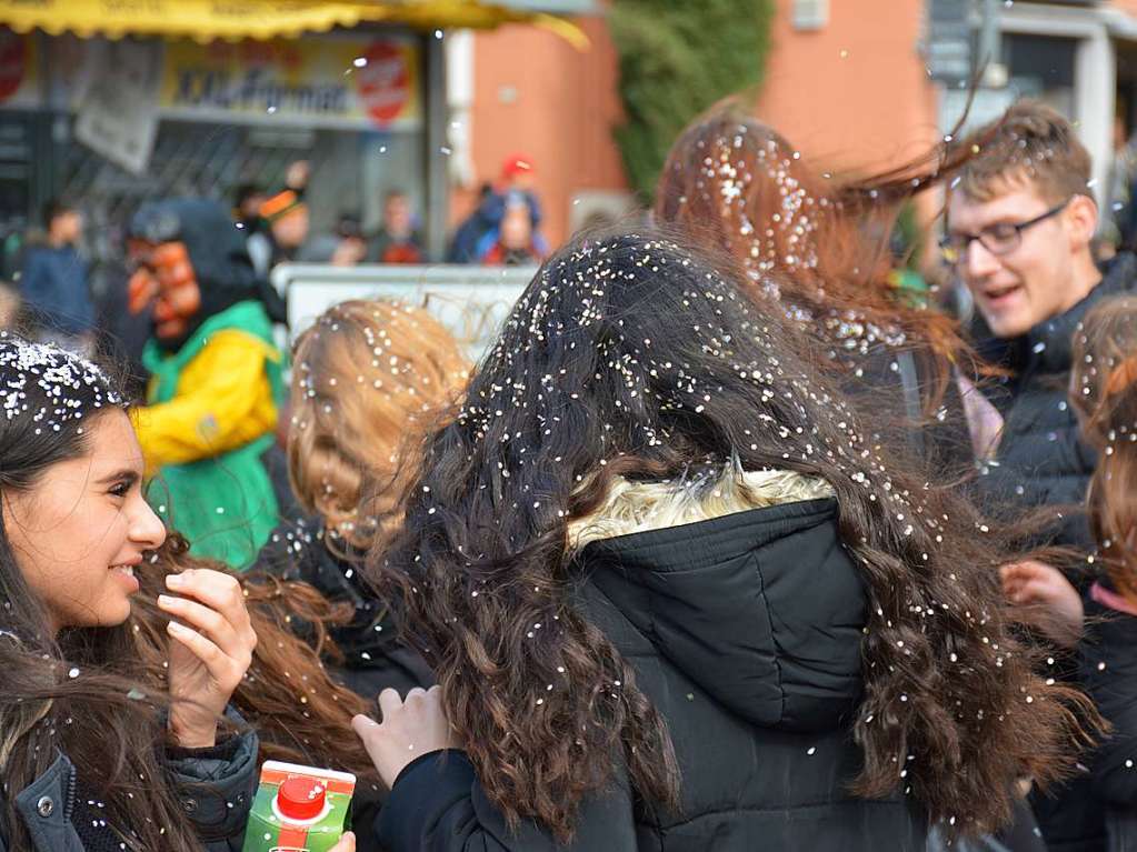 12.000 Menschen kamen nach Weil am Rhein zum Buurefasnachtsumzug.