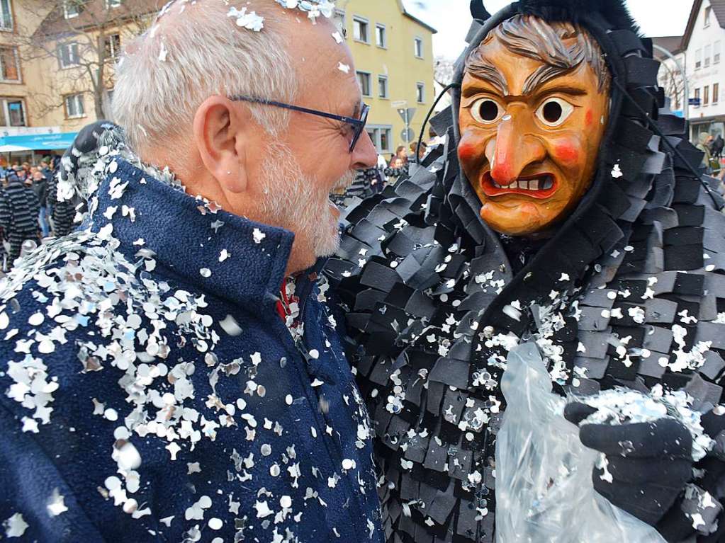 12.000 Menschen kamen nach Weil am Rhein zum Buurefasnachtsumzug.