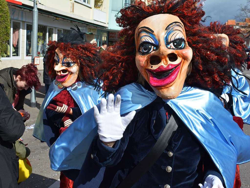 12.000 Menschen kamen nach Weil am Rhein zum Buurefasnachtsumzug.