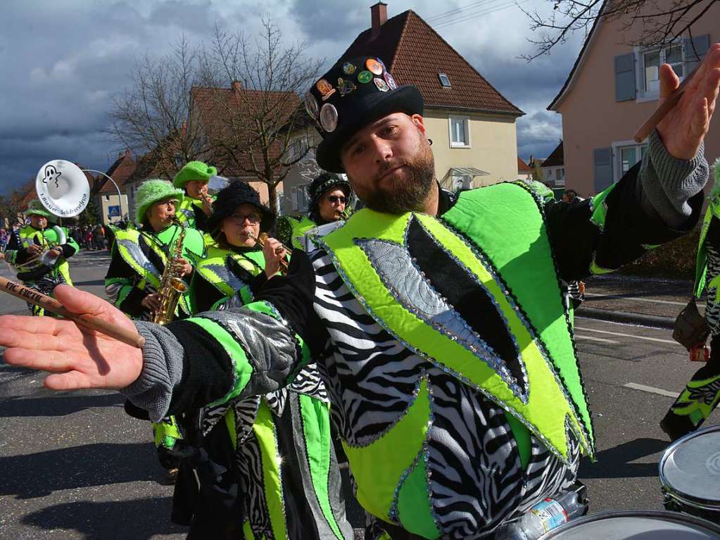 12.000 Menschen kamen nach Weil am Rhein zum Buurefasnachtsumzug.