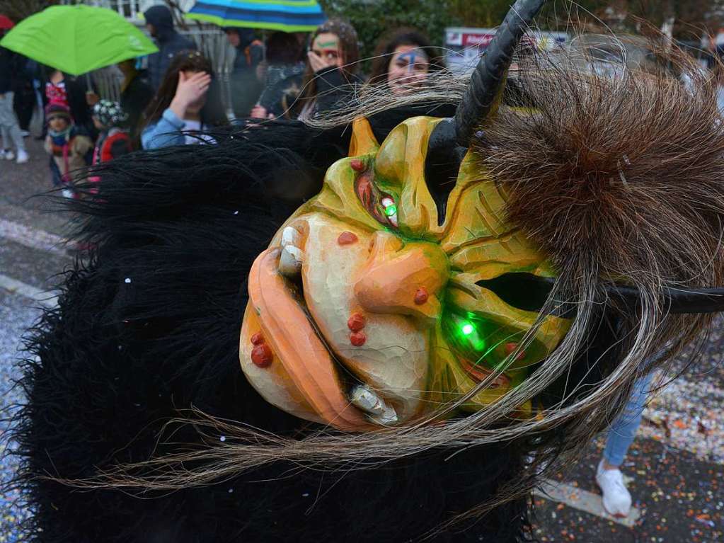 12.000 Menschen kamen nach Weil am Rhein zum Buurefasnachtsumzug.