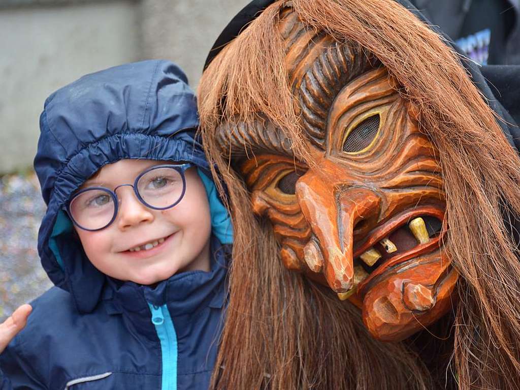 12.000 Menschen kamen nach Weil am Rhein zum Buurefasnachtsumzug.