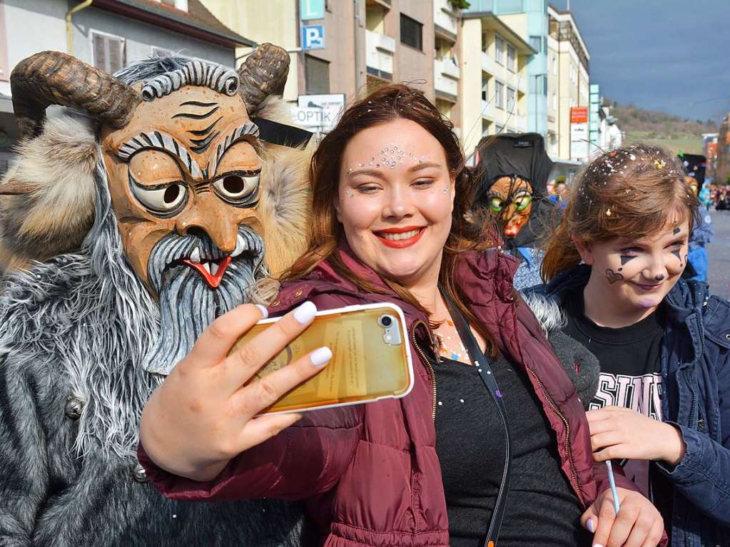 12.000 Menschen kamen nach Weil am Rhein zum Buurefasnachtsumzug.