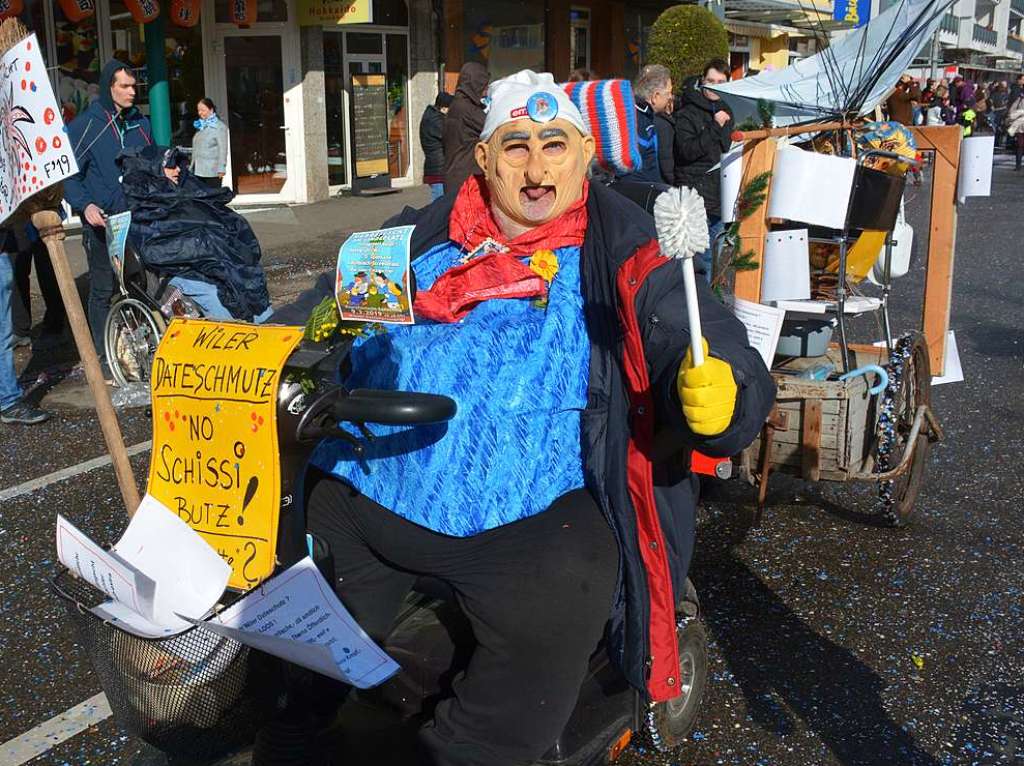 12.000 Menschen kamen nach Weil am Rhein zum Buurefasnachtsumzug.