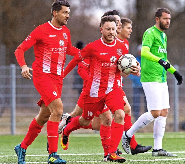 Der Lffinger Alexander Schuler hat na...Teamkollegen zur Aufholjagd nach vorn.  | Foto: wolfgang scheu