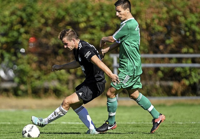 &#8222;Waren auf einem guten Weg&#8220...inks)  gegen Tobias Geis (St. Georgen)  | Foto: Archiv: Patrick Seeger