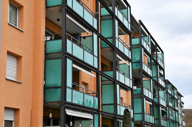 Vorgebaute Balkone verschaffen den typ...n Zeilenhusern nachtrglich  Komfort.  | Foto: Barbara Ruda