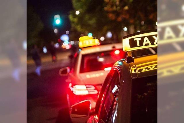 Betrunkene greifen Taxifahrer in Schopfheim an