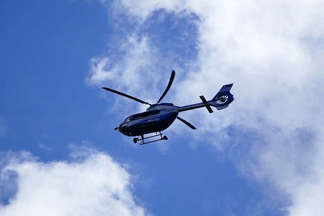 Bei der Suche nach dem Vermissten setz...e Polizei auch einen Hubschrauber ein.  | Foto: Susanne Ehmann