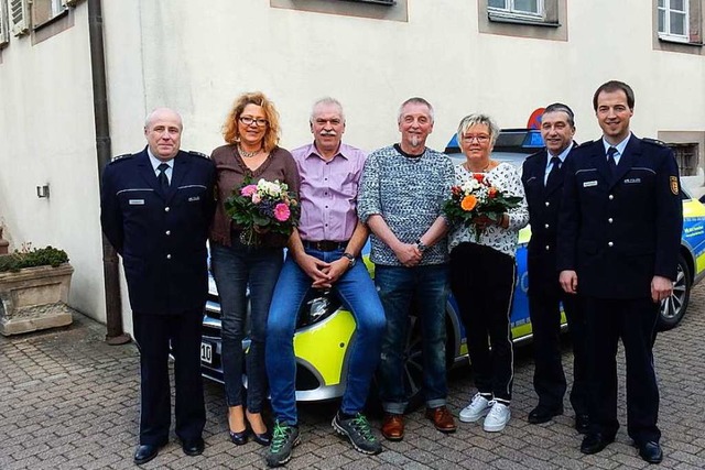 Sie haben ihre Uniformen an den Nagel ...iziell in den Ruhestand verabschiedet.  | Foto: Kurt Meier