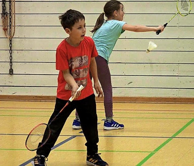 Badminton ist eine Sportart, die man in jedem Alter spielen kann.   | Foto: gei