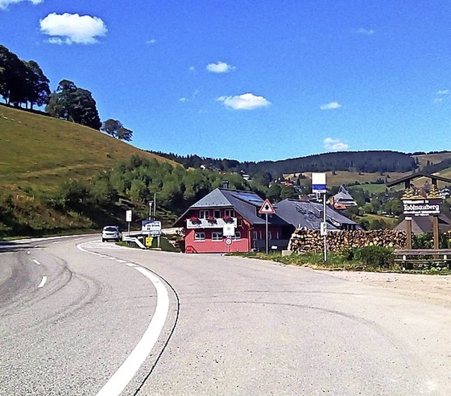 Die Bushaltestelle am Hangloch in Todt...auf die andere Straenseite versetzt.   | Foto: Jger