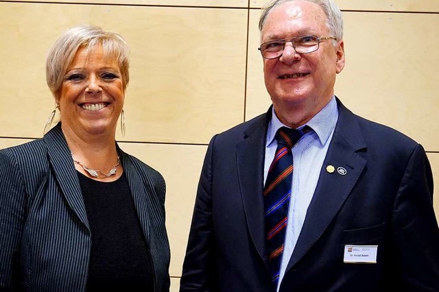 Landtagsabgeordnete Sabine Wlfle folg...schen Blasmusikverbands Breisgau nach.  | Foto: Julius Wilhelm Steckmeister