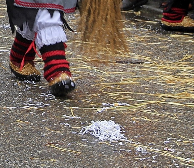 Stroh putzt sich, vor allem wenn es  nass ist, schlecht weg.   | Foto: Stadt