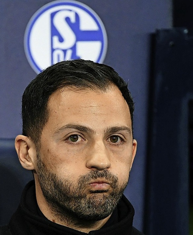 Zukunft ungewiss: Schalke-Trainer Domenico Tedesco  | Foto: dpa