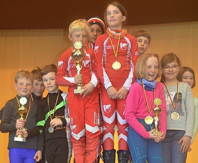 Die glcklichen Sieger mit ihren Pokal...ordnach, Kirchzarten und Hinterzarten   | Foto: zwick