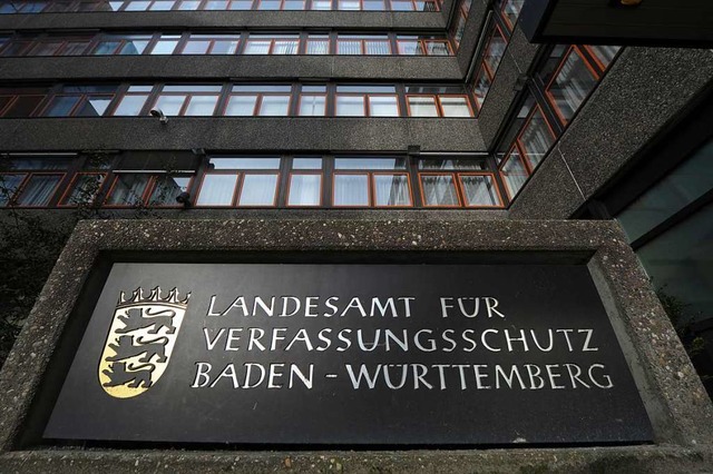 Eingang des Landesamtes fr Verfassungsschutz in Stuttgart.  | Foto: dpa