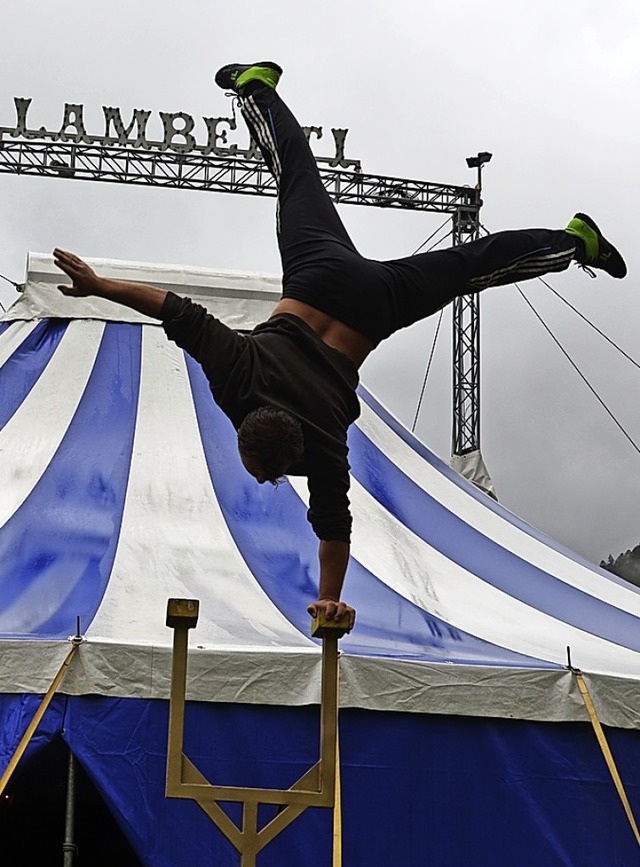 Akrobatik erwartet  Besucher des Zirkus Lamberti.   | Foto: Sahli