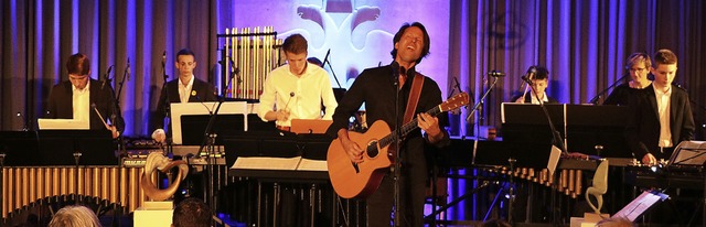 Fr ihr Konzert hatten sich die Schlag...tzung von Snger Steven Bailey geholt.  | Foto: Claudia Mller