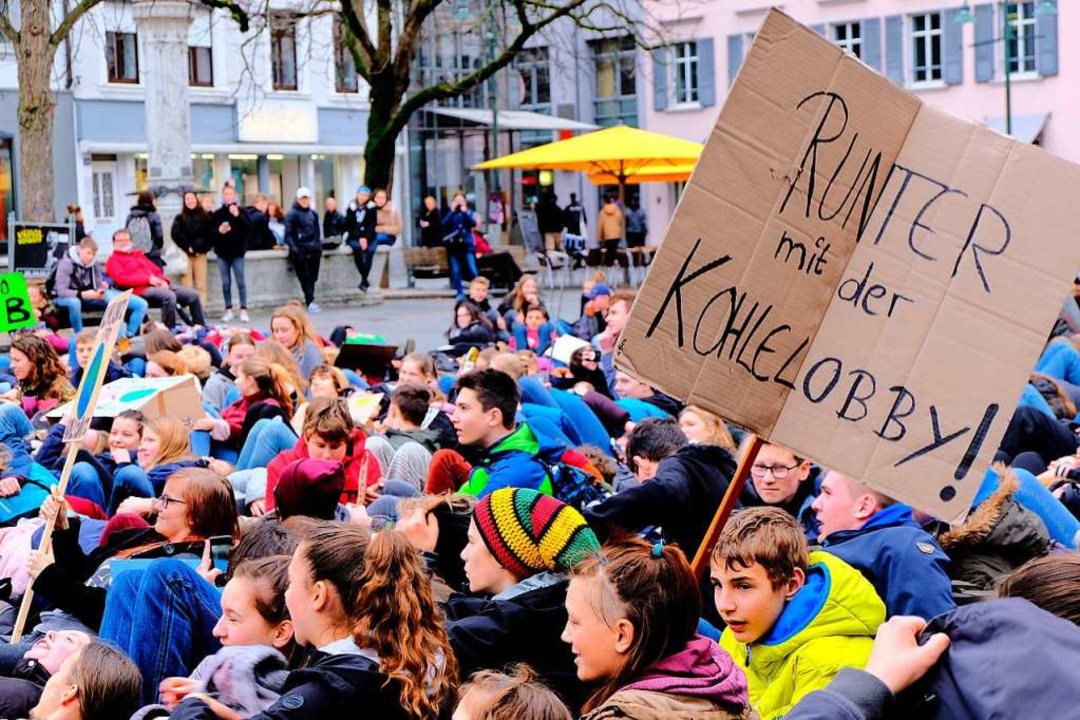 Impressionen von der Schülerdemo in Lörrach.  | Foto: Ansgar Taschinski
