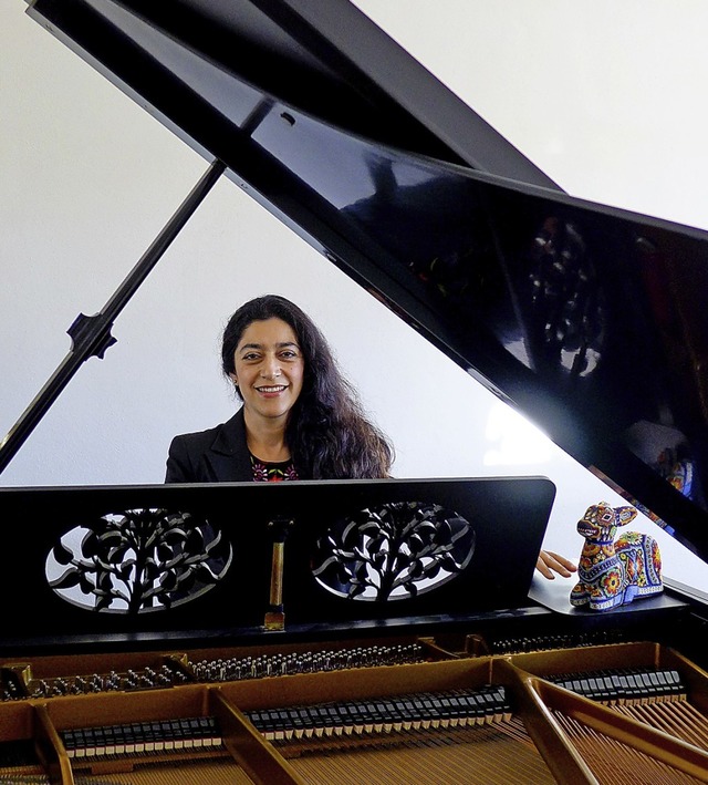 Die aus Mexiko stammende Pianistin Claudia Corona lebt heute in Forchheim.   | Foto:  usk