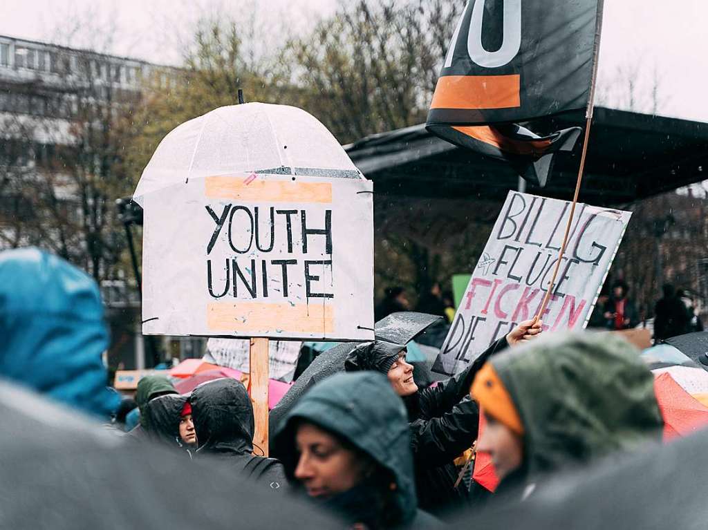 Protest gegen unzureichende Klimapolitik: Schlerstreik, Demonstration und Kundgebung in Freiburg.