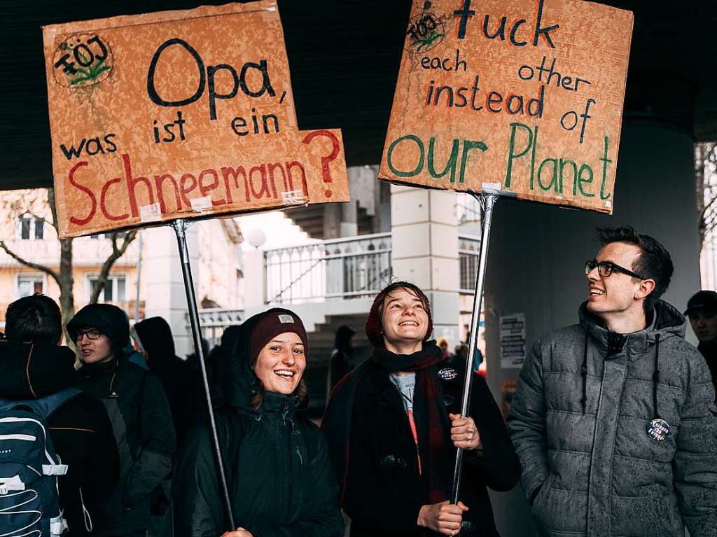 Protest gegen unzureichende Klimapolitik: Schlerstreik, Demonstration und Kundgebung in Freiburg.