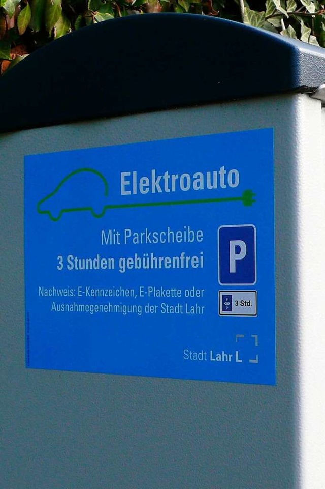 Die Hinweise wurden bereits an Parkscheinautomaten angebracht.  | Foto: Stadt Lahr