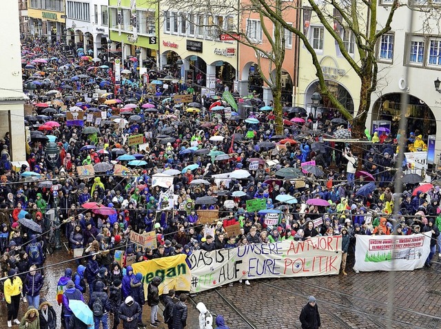 Fridays for Future grer denn je: Meh...rderungen in die Kaiser-Joseph-Strae.  | Foto:  ingo schneider