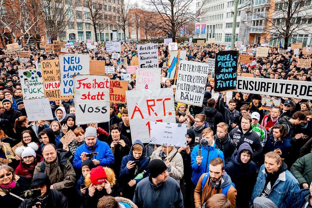 Demonstration Für Die Freiheit Im Internet Am Samstag In Freiburg ...