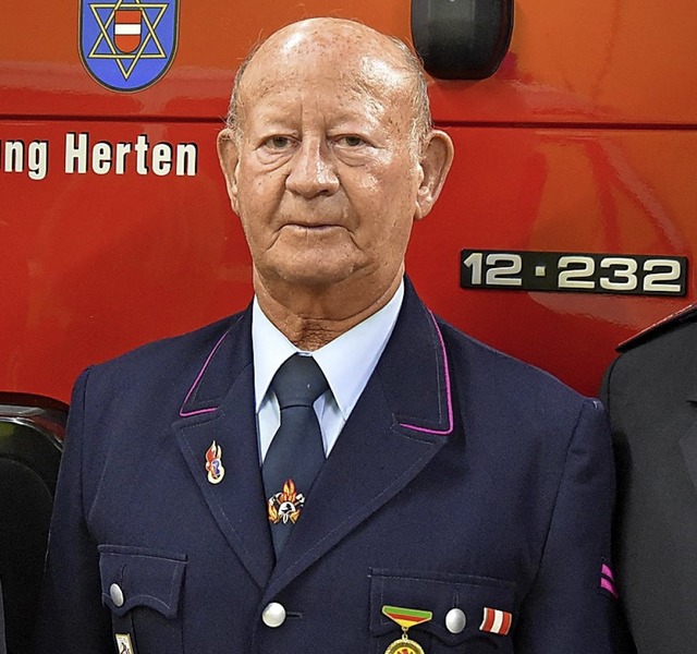 Seit 50 Jahren ist Karl-Heinz Pltzner Mitglied der Hertener Feuerwehr.   | Foto: Martin Eckert