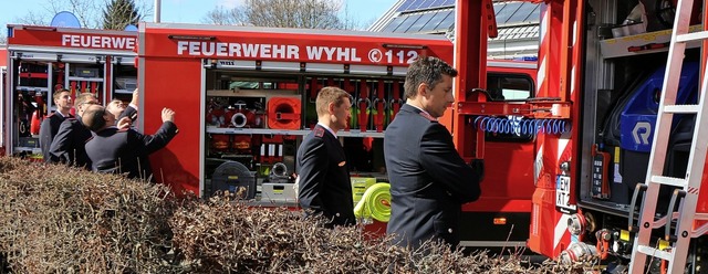 Vor der Rmerhalle zeigten die Feuerwehren aus dem Kreis ihre Neuanschaffungen.  | Foto: Helmut Hassler