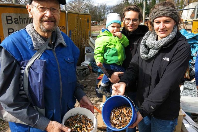 20. Emmendinger Stadtputzete: Kaum zu ...n, die Spielpltze sind voller Kippen!  | Foto: Georg Vo