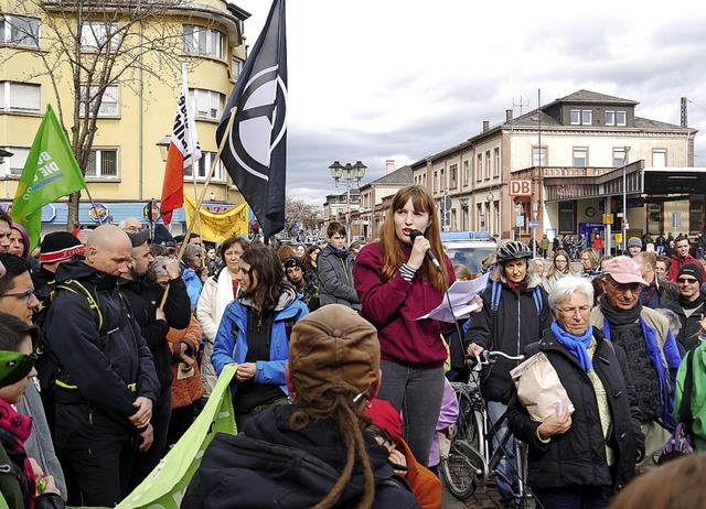 Jaana Hilberer von Fridays for Future spricht.   | Foto: Heidi Ast