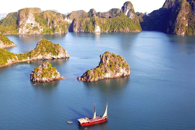 Die Halong-Bucht ist fr Rudolf Sauerb...er groen Sehenswrdigkeiten Vietnams.  | Foto: STR Destination