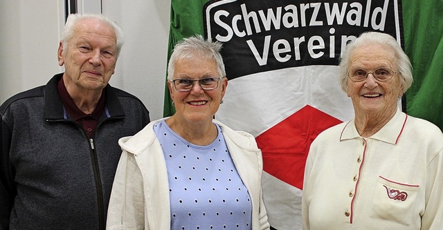 Horst Gabriel, Susanna Jauch-Danzeisen...fr langjhrige Mitgliedschaft geehrt.  | Foto: Annika Sindlinger