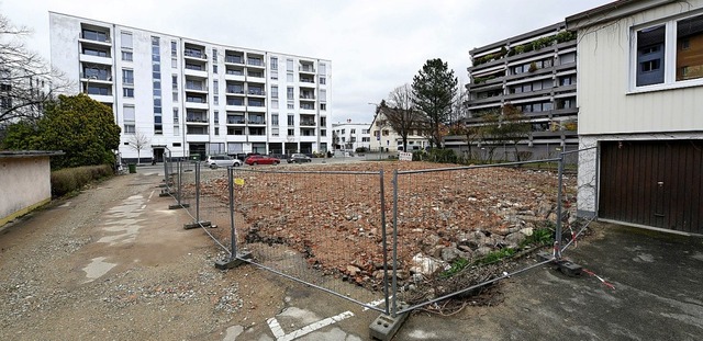 An der Lehener Strae ist das Gebude,...gerissen. Im Hintergrund: Westarkaden.  | Foto: Thomas Kunz