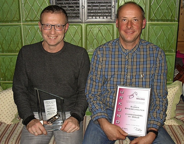 Siegfried Harder (links) und Eugen Spiegelhalter wurden geehrt.    | Foto: Gaby Beha