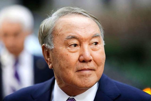 Autoritärer Dauerherrscher Nasarbajew tritt in Kasachstan zurück