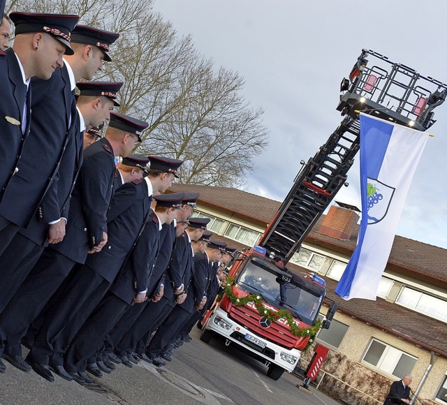 Ein besonderer Tag fr die Feuerwehr: ...e neue Drehleiter in Dienst genommen.   | Foto: Lauber