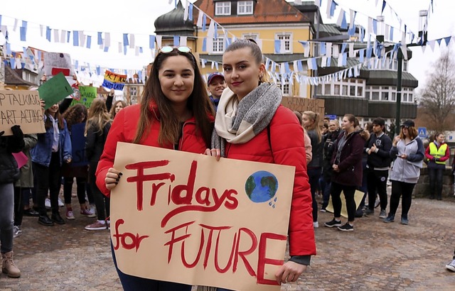 Die beiden Klimaaktivistinnen Ceyda Gy...r Schler am 23. Februar organisiert.   | Foto: Jens Wursthorn