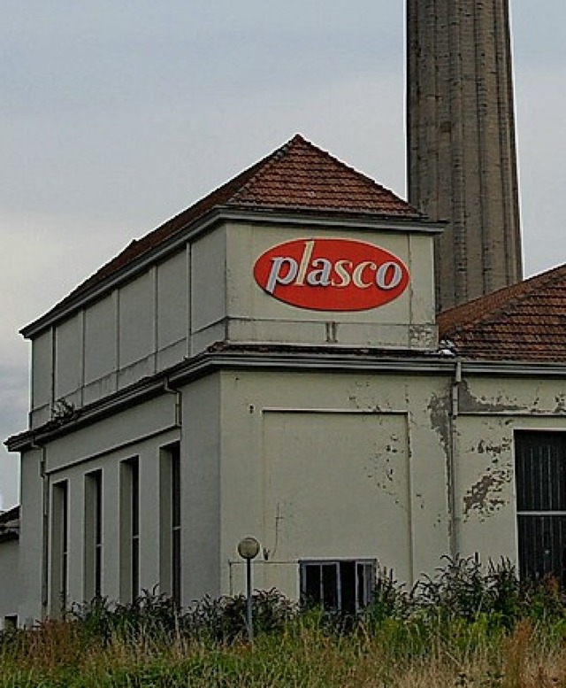 Die alte Fabrik ist lngst Geschichte....real mit einem Supermarkt neu belebt.   | Foto: Archivbild: Lauber