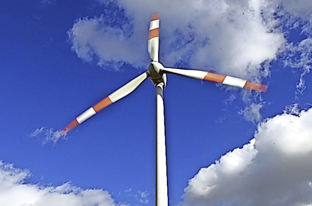 Am Zeller Blauen plant die EWS weiter einen Windpark.  | Foto: dpa