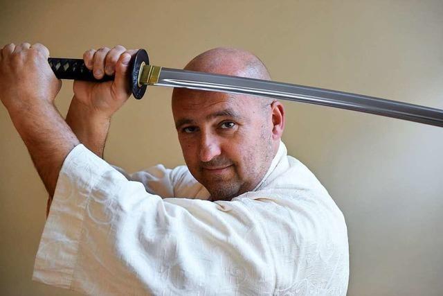 Freiburger lehrt in Seminaren Umgang mit Samuraischwert
