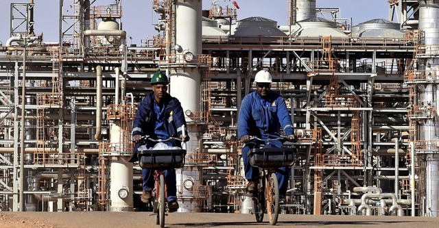 Die Gasfrderung wie hier in Amenas bringt Algerien Milliarden.  | Foto: AFP