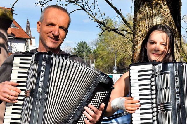 Achim Nbling und Julia Baumgartner sp...tner gehrt seit 2017 dem Ensemble an.  | Foto: Markus Zimmermann