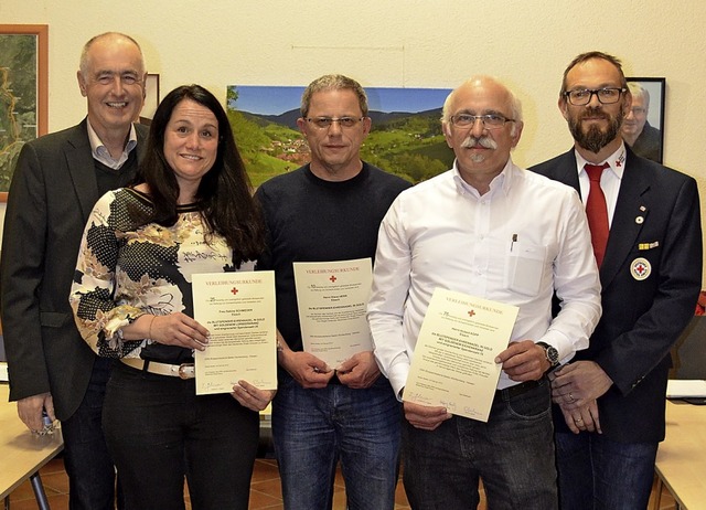 Ortsvorsteher Josef Wernet und Werner ...us Herr und Hubert Knopp (von links).   | Foto: Nikolaus Bayer