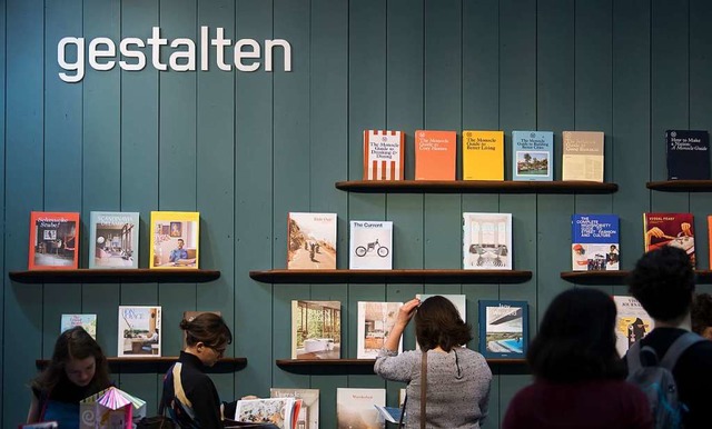 Gestalten &#8211; die Buchbranche demonstriert Gemeinsamkeit in Leipzig.  | Foto: dpa