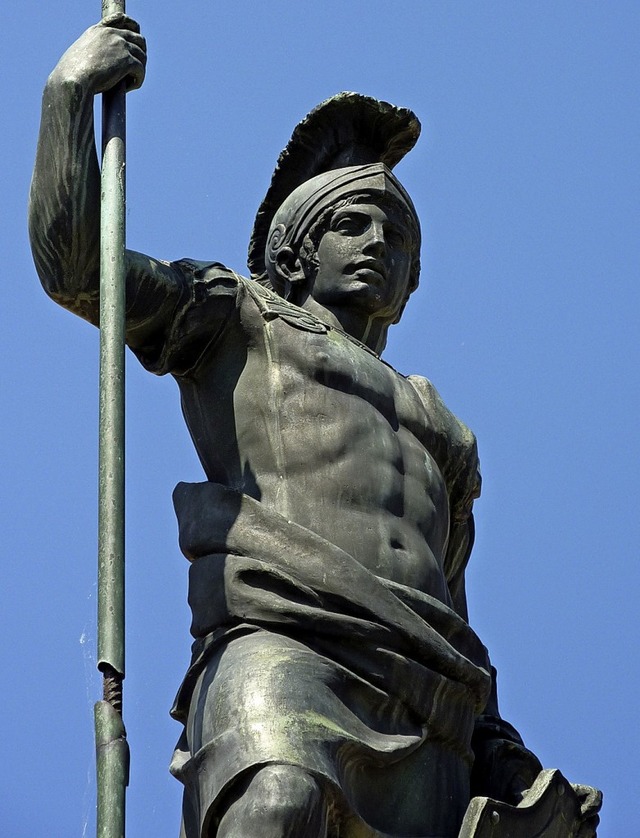 Der Katakombenheilige aus Rom schmckt...t den  Demetriusbrunnen beim Rathaus.   | Foto: Karla Scherer