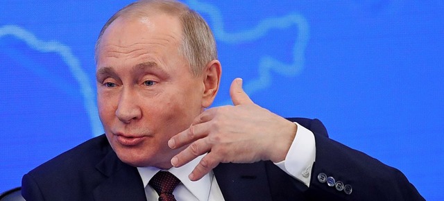 Unterschrieb das Anti-Fake-Gesetz: Wladimir Putin   | Foto: AFP